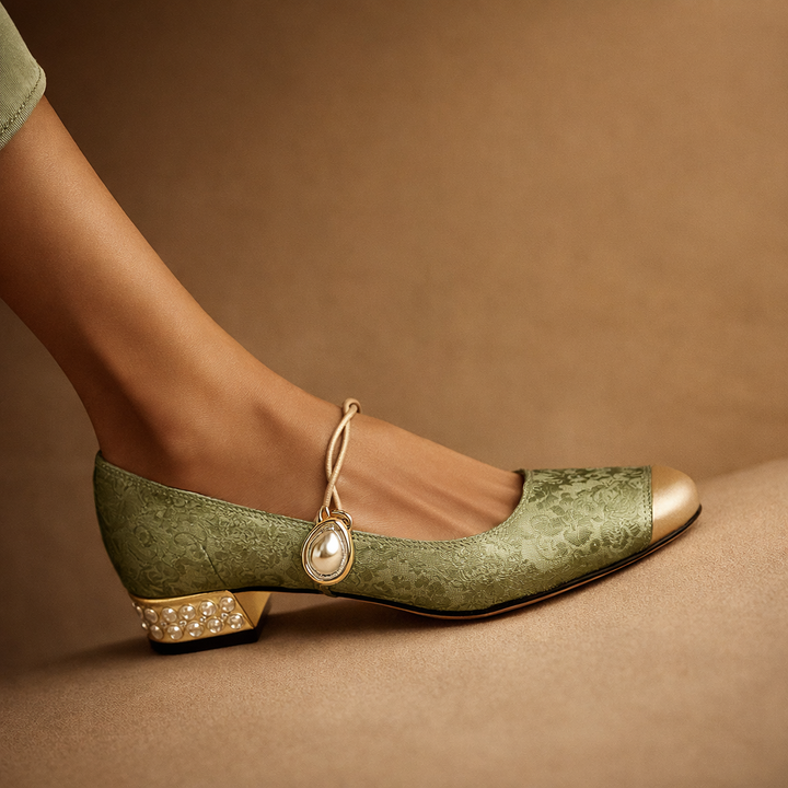 Serafina Oro Low Heels