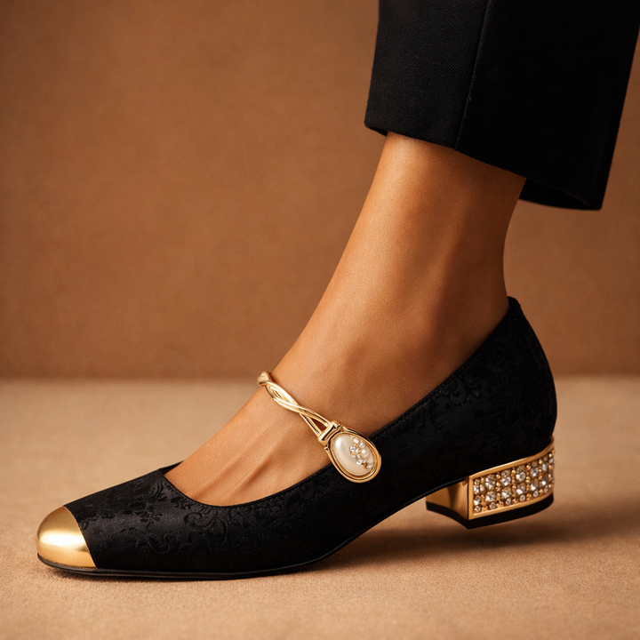 Serafina Oro Low Heels