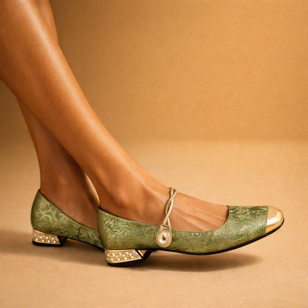 Serafina Oro Low Heels